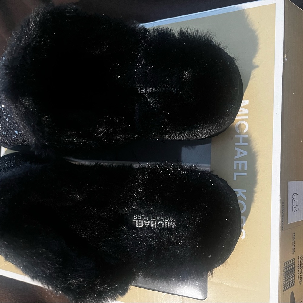 Michael Kors size 10 black shoe